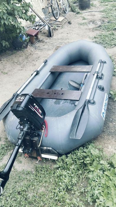 Продам лодку с мотором