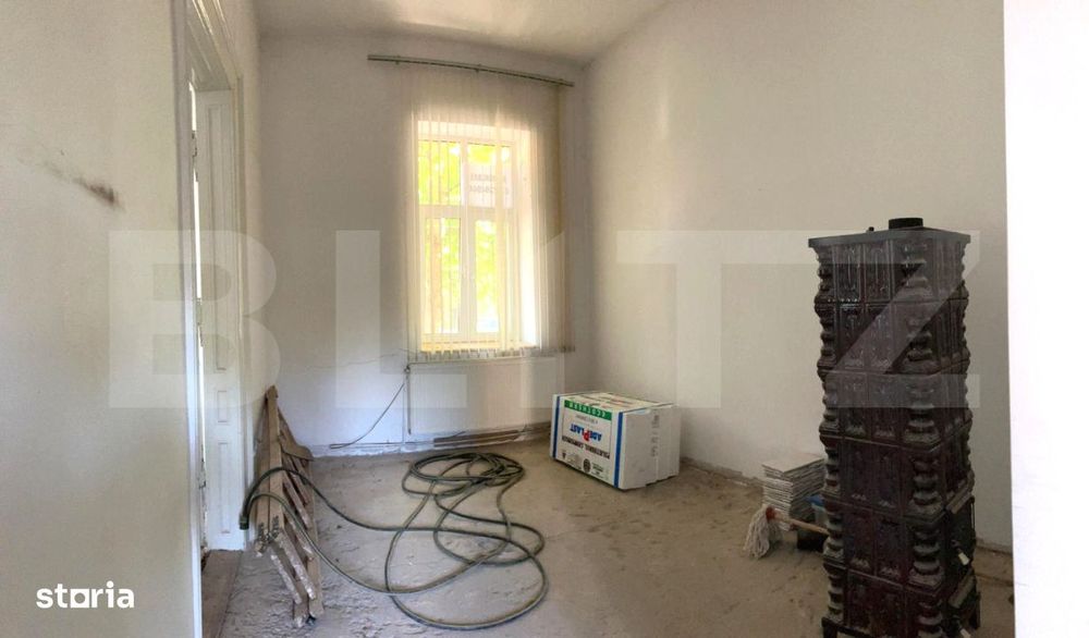Apartament ultracentral, cu 3 camere, Curte Comuna