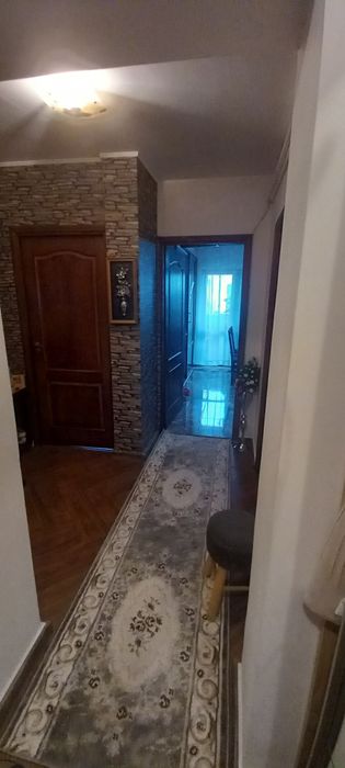 Vinzare apartament 2 cqmere