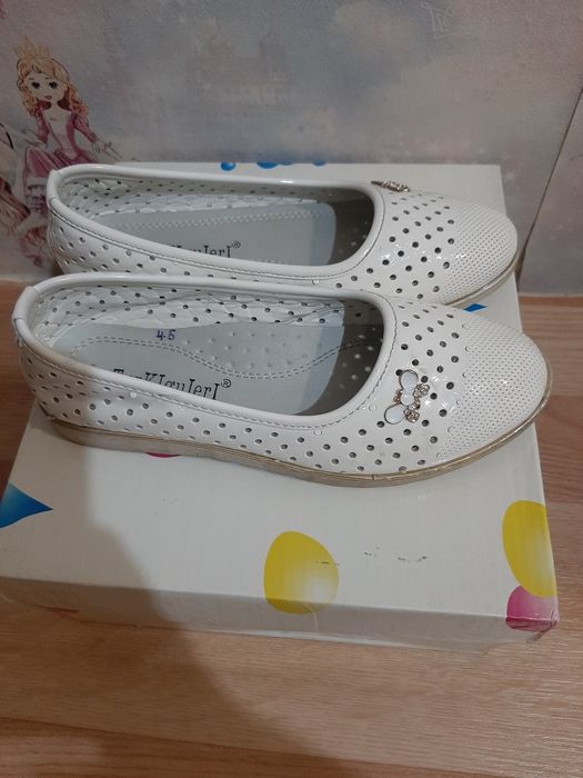 Продам детскую обувь