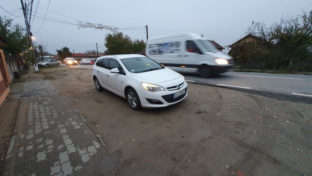 Opel Astra j 1.6 gpl