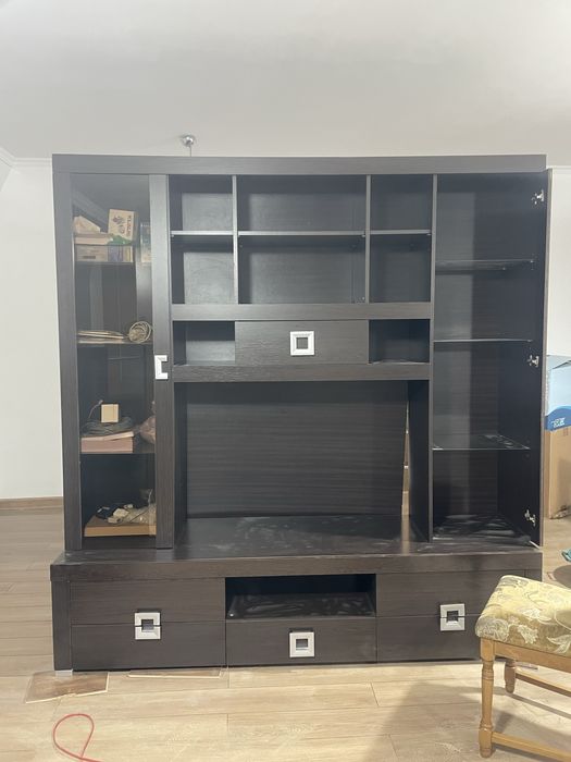 Шкаф для гостиной или спальной