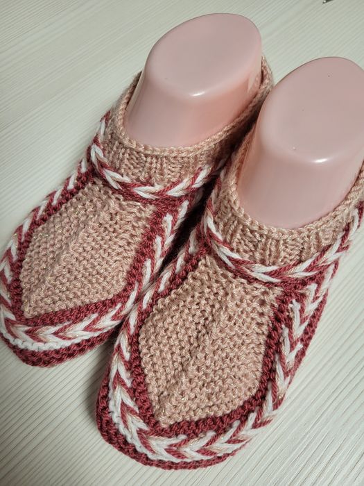 Продам тепленькие вязанные следки.