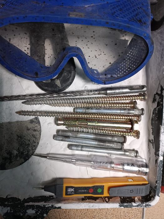 Продам уголки остаток