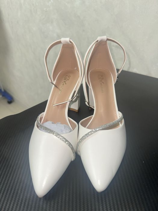 Свадебные новые туфли