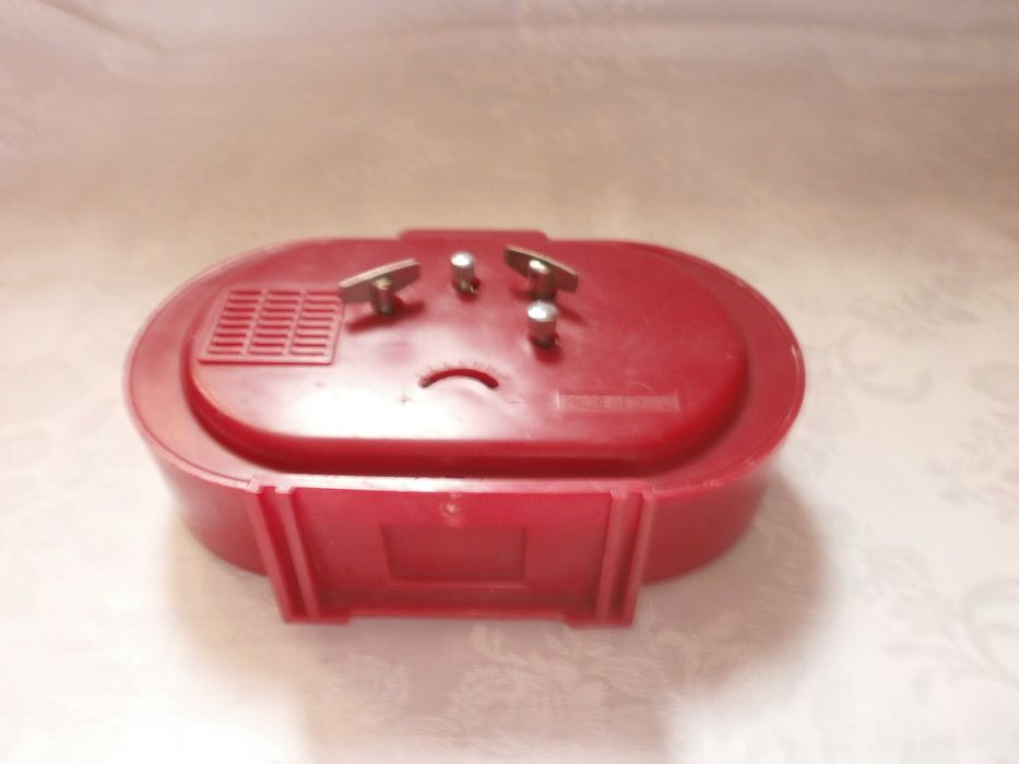 Стар Китайски Механичен Будилник - Работи и Звъни
Много добре запазен.