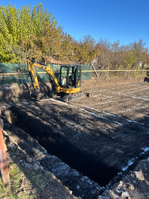 Execut lucrări / excavații / săpături / demolări / nivelări / fundații