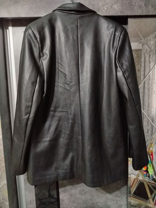 Продам кож.зам. пиджак в идеальном состоянии