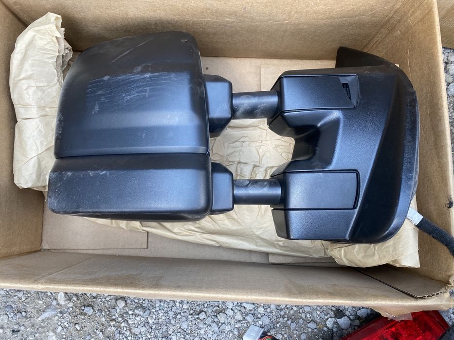 Дясно огледало за Nissan Titan 2015+