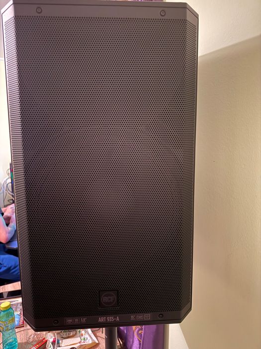 Închiriez Boxe Pentru evenimente RCF Art 935 -A x2