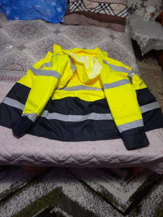 Vesta cu maneci pentru iarna ,3 in 1 impermeabila