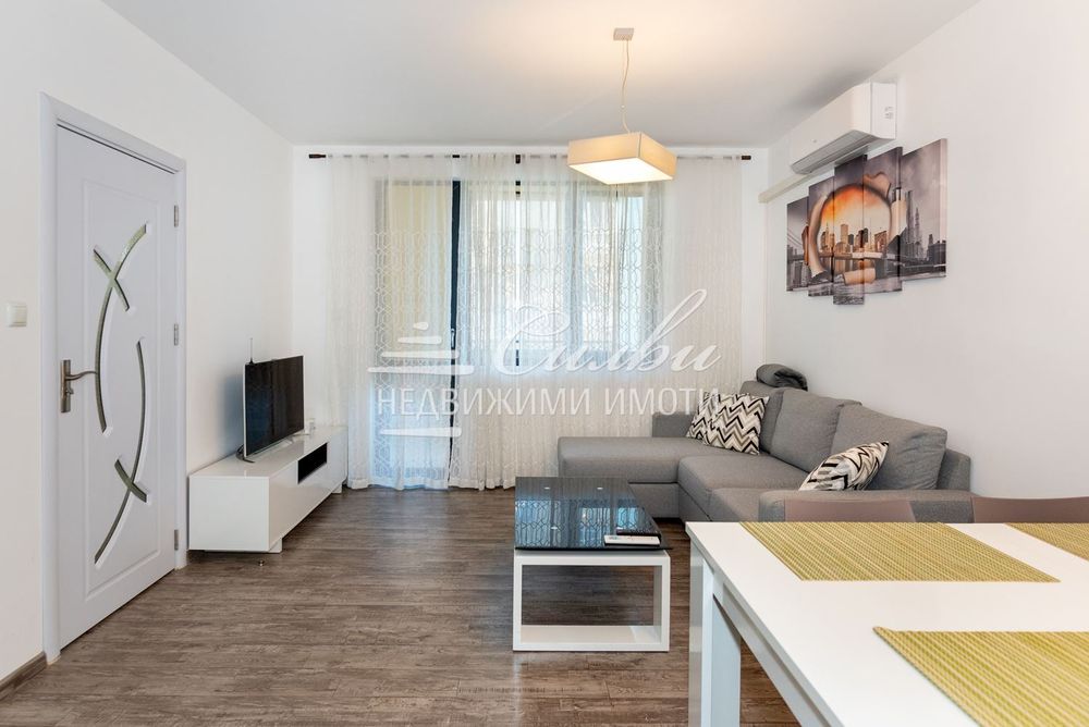 Продава се Двустаен апартамент в Шумен, Център - 63 кв.м за 1295 €/кв.м - Снимка #4