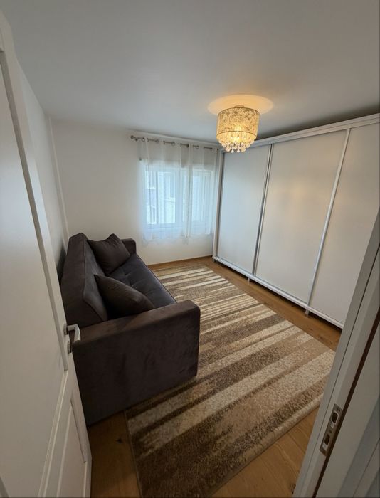 Apartamnet de închiriat .