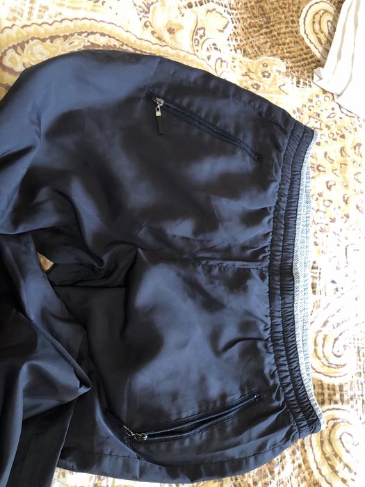 Продается  спортивный костюм.