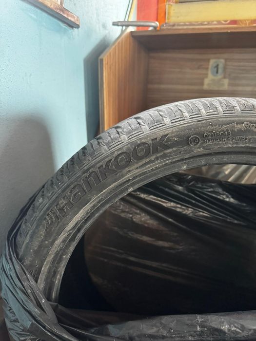 Продавам Гуми 255 35 19