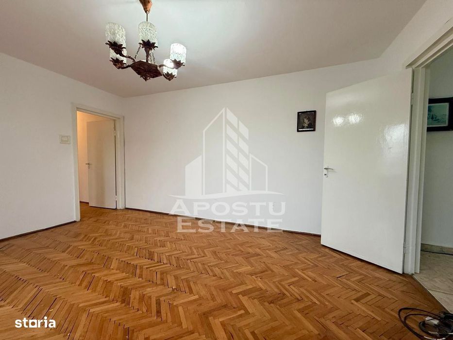 Apartament 4 camere, etaj intermediar, zona Circumvalatiunii,Timisoara