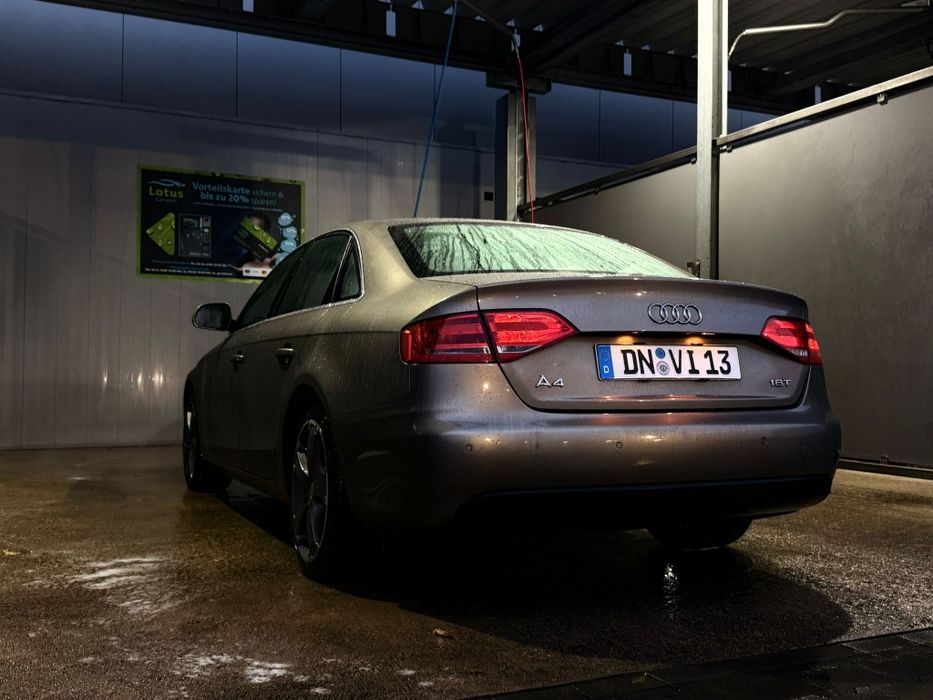 Vand sau schimb audi A4 b8