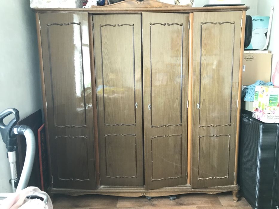 Мебель шифоньер комод тумбочки