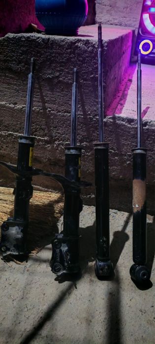 Амортизатор передний, задний