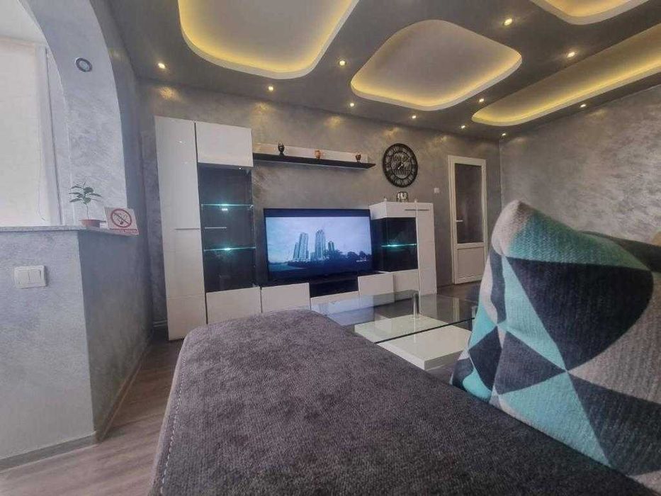 Apartament 3 camere decomandat Tractorul