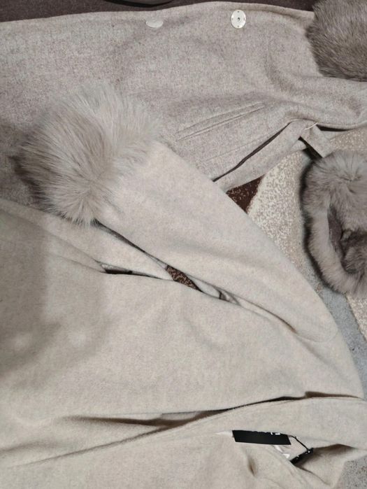 Palton Bej Mărimea S cu blană artificială