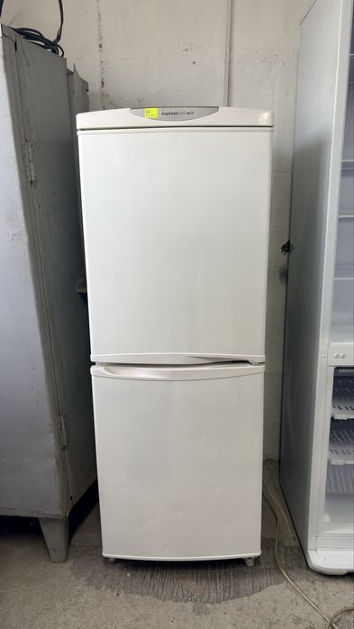 .Холодильник LG.