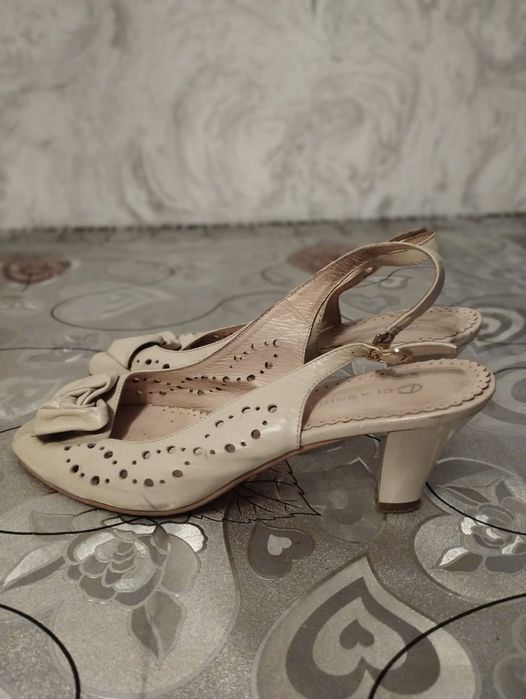 Босоножки, туфли новые