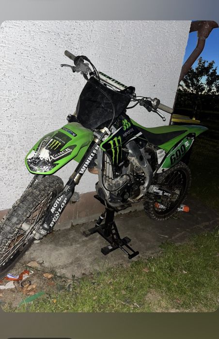 Vând kavasaki  de 250