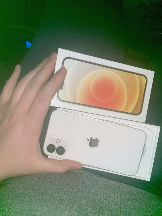 iPhone 12 с гарантией