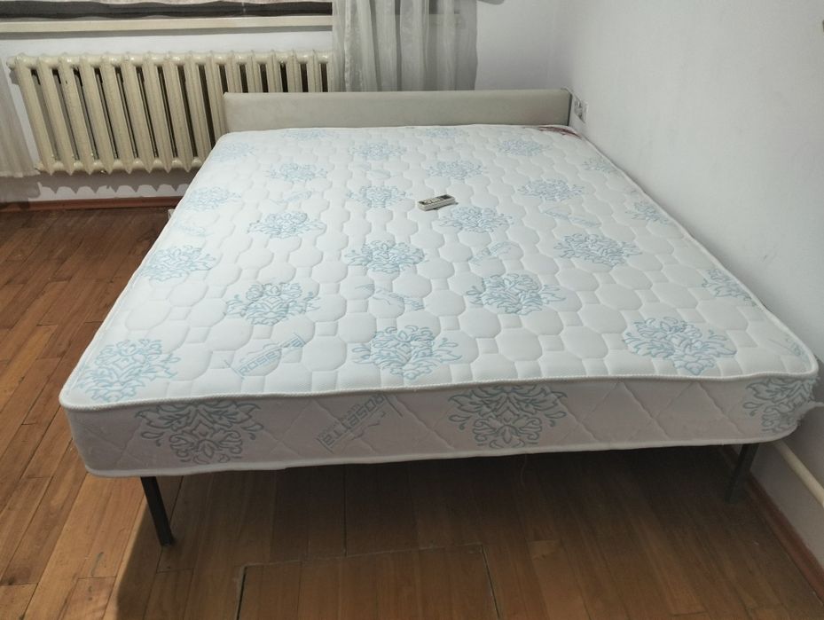 Кровать двуспальная