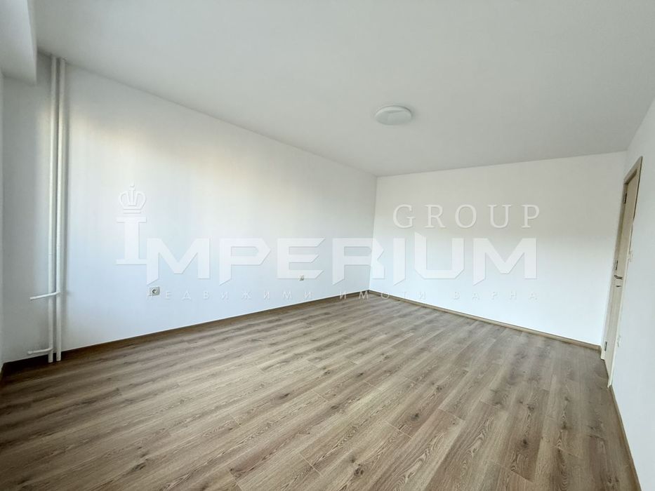 В продажба * Тристаен апартамент *  Изцяло юг * кв. Младост