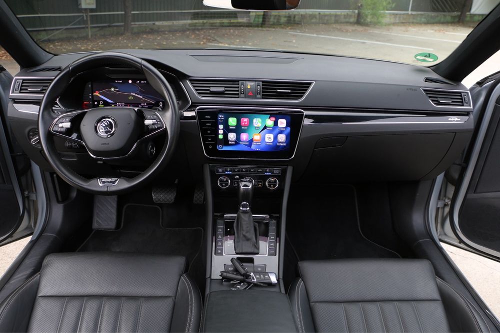 Skoda Superb Skoda Superb LAURIN&KLEMENT  Hybrid 2022 218 CP DSG PANO