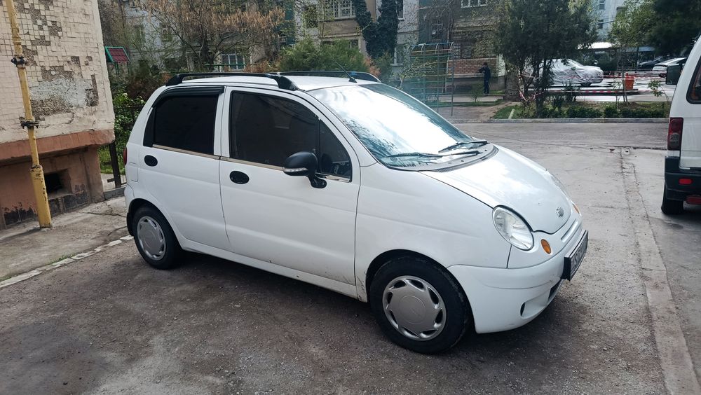 Matiz sotiladi 2009 yil 2500 kelishadigan joyi bor