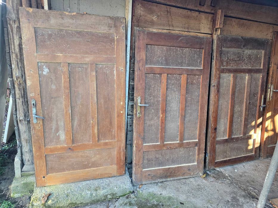 Стари дървени ВРАТИ