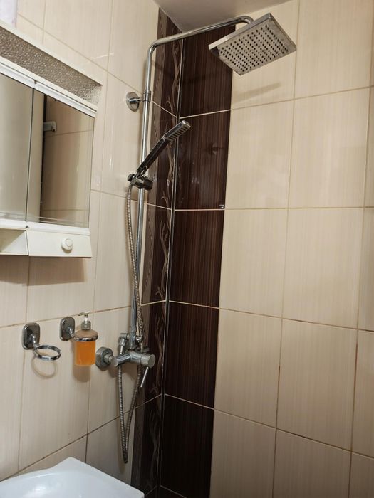 Обзаведен апартамент с 2 климатика – съдомиялна– 300 €