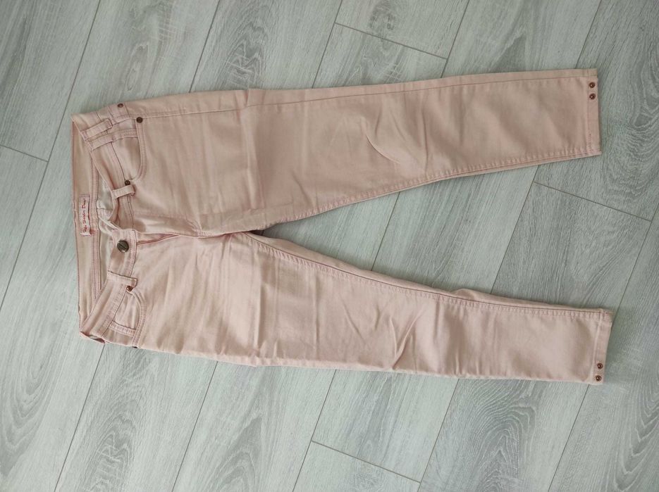 Розов панталон, материята е еластична