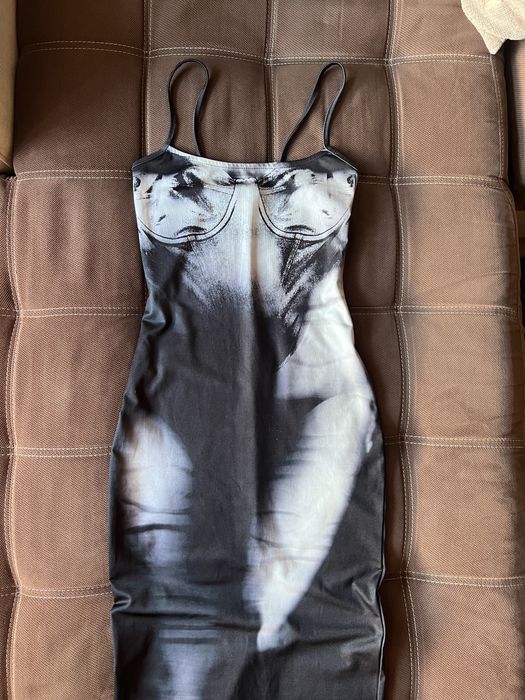 Рокля Bershka Bodycon по тялото/ХS