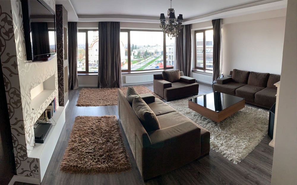 De inchiriat- Apartament exclusivist cu vedere panoramica de excepție