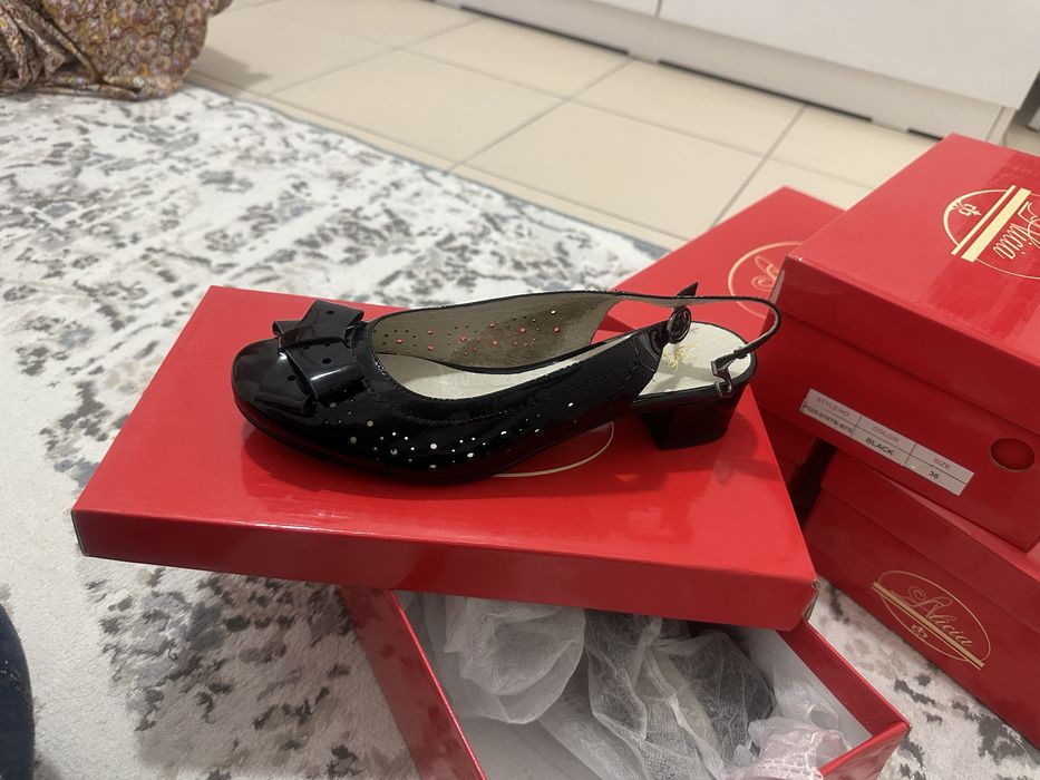 Туфли, тангетки  по 2000 тенге