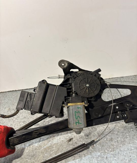 Motoras macara geam fata stanga 1 397 328 048 Volkswagen VW Sharan pr