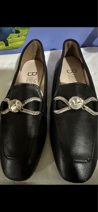 Турецкая обувь 38-39 раз  мягкая  привозная