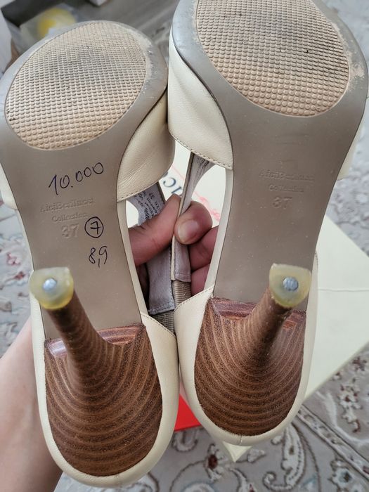 Босоножки 37 размер срочно