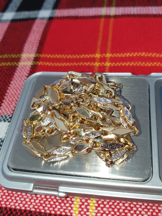 Златен синджир версаче