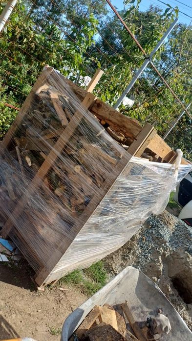 Vând lemne de foc  amestecate