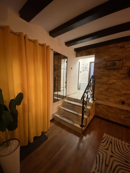 Casa Denis Huneodara De Vanzare