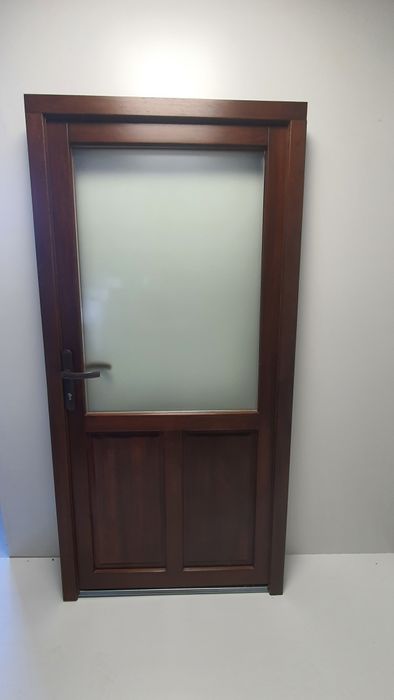 Usa de exterior din lemn masiv stratificat din esență tare eukalipt