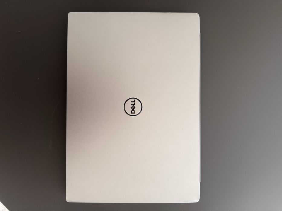 Лаптоп Dell Vostro 5490