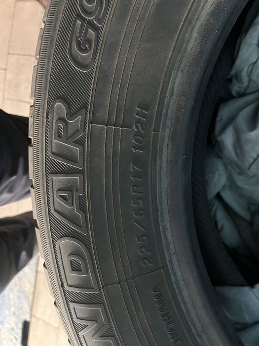 Продам резину 225/65R17 102H