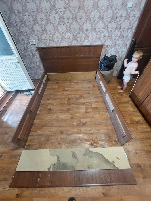 Кровать двуспальная разборная