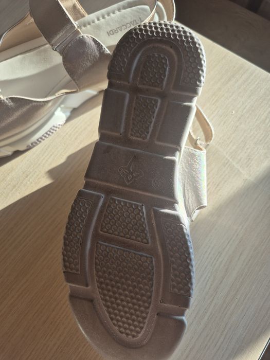 Продам летние босоножки